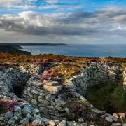 Ballowall Barrow is an astonishing chambered tomb in a beautiful location