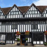 Well known as the birthplace of William Shakespeare, has lots of remains of interesting architecture from the time of Tudors.